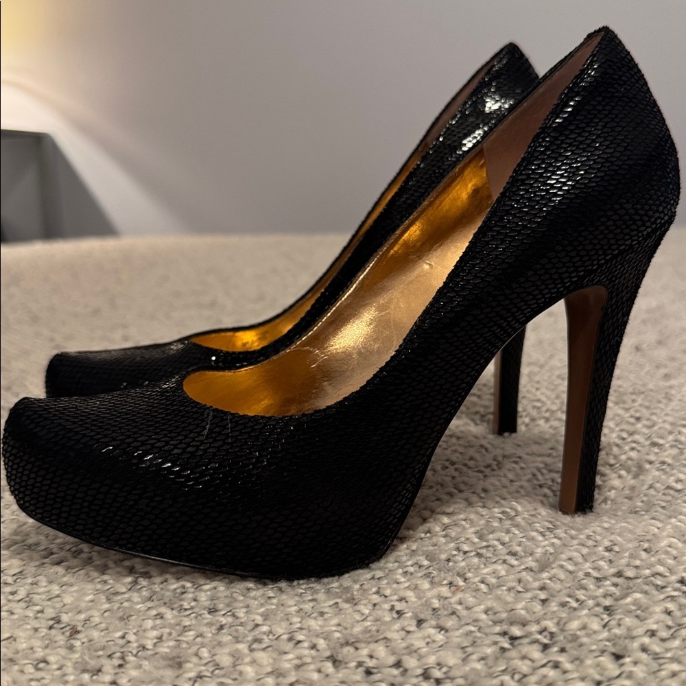 Bcbgeneration Black Textured Platform Heels Size 9 - image 3